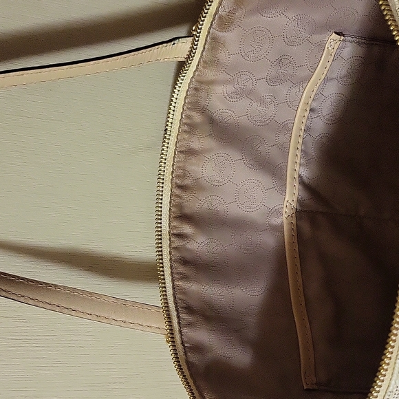 Michael Kors Jet Set Logo E/W Top Zip Tote - Picture 7 of 11